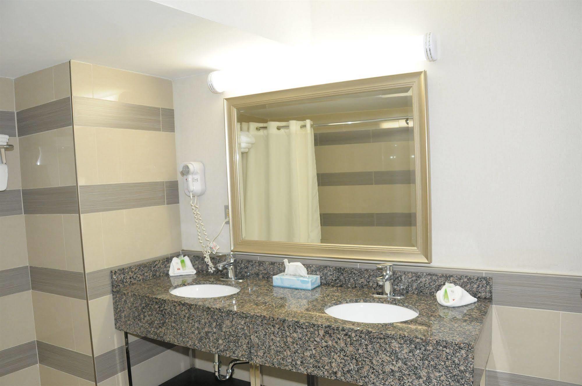 Admiral Inn Hamilton Luaran gambar